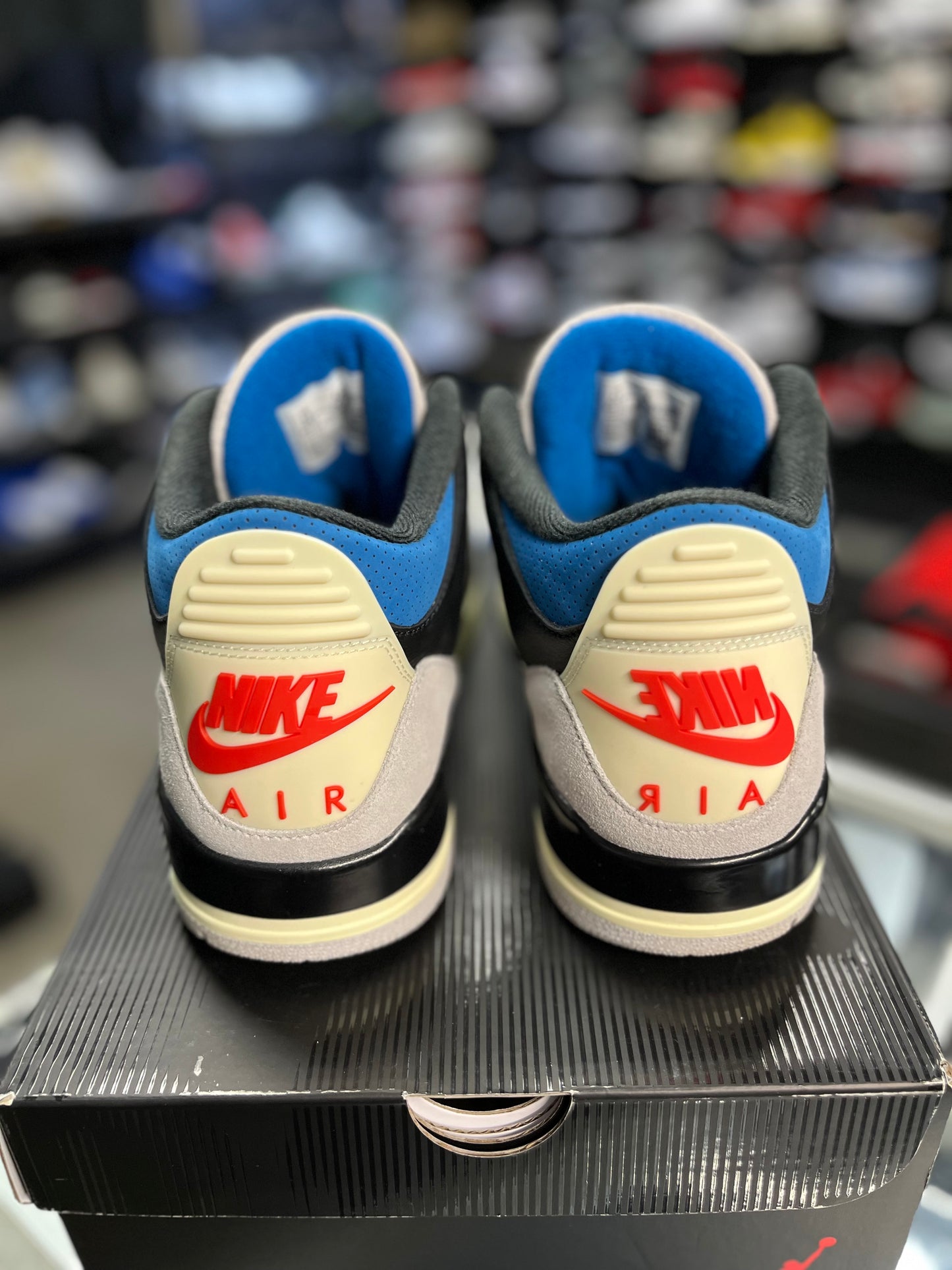 Jordan 3 “Rare Air” Size 9.5