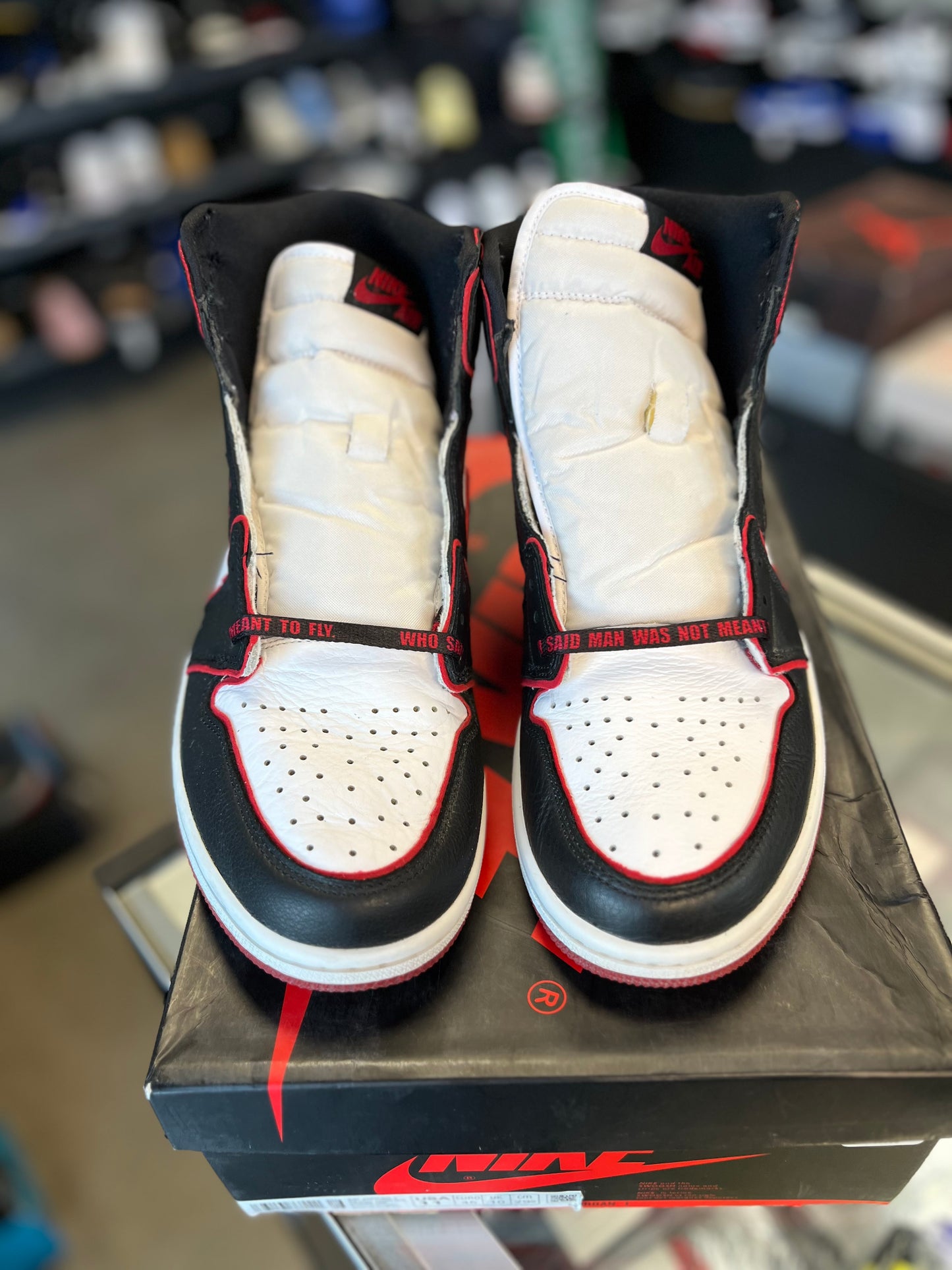 Jordan 1 “Bloodline” Size 11