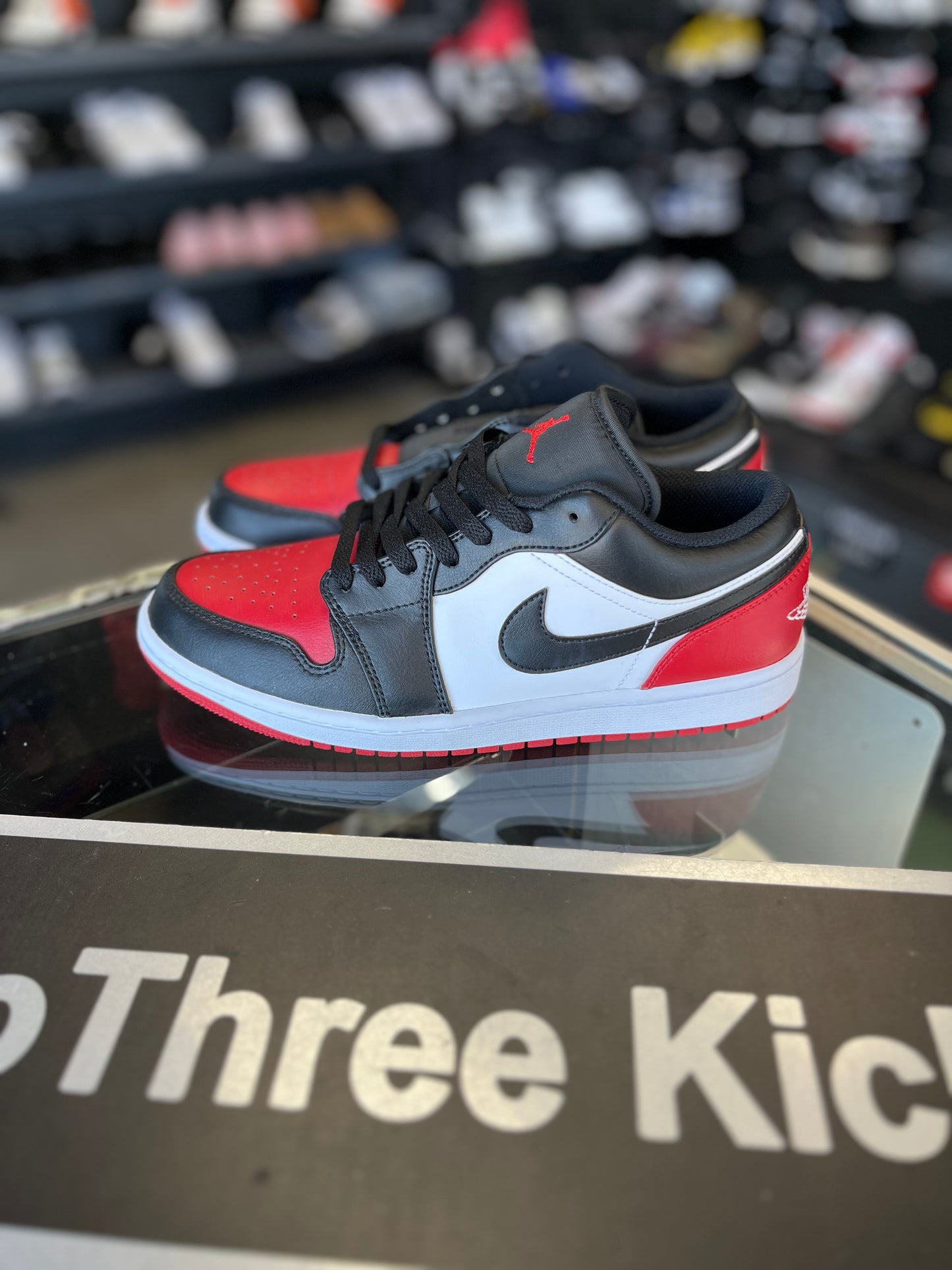 Jordan 1 Low “Bred Toe” Size 8.5