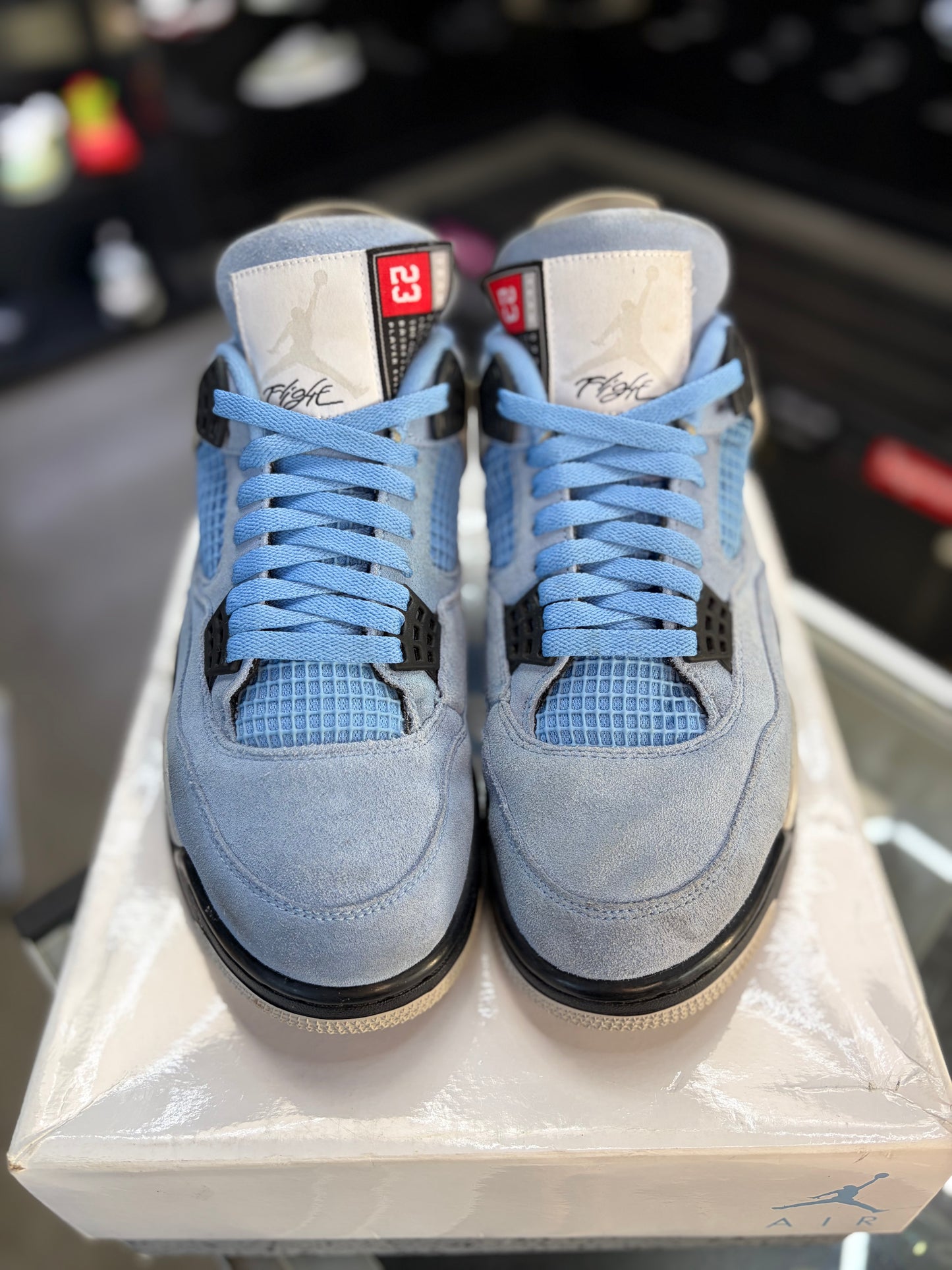 Jordan 4 “University Blue” Size 10