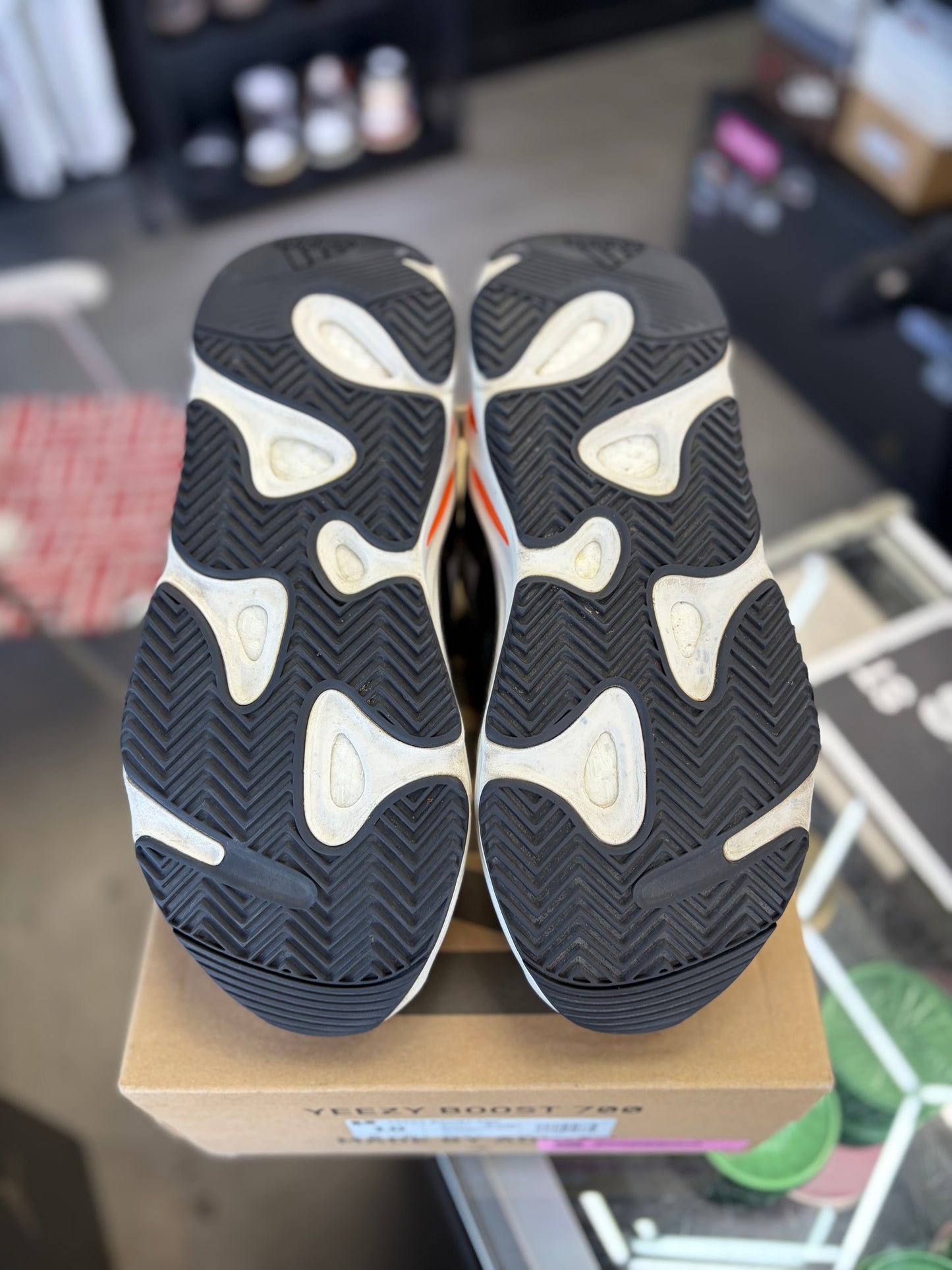 Yeezy 700 “Waverunner” Size 10