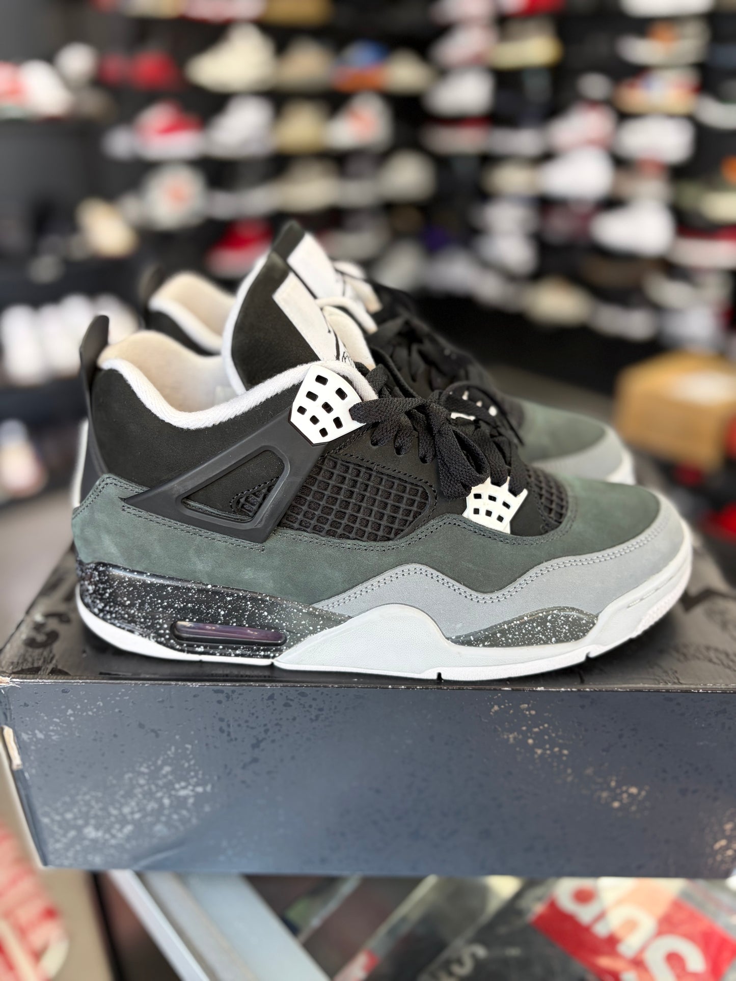 Jordan 4 “Fear” Size 10