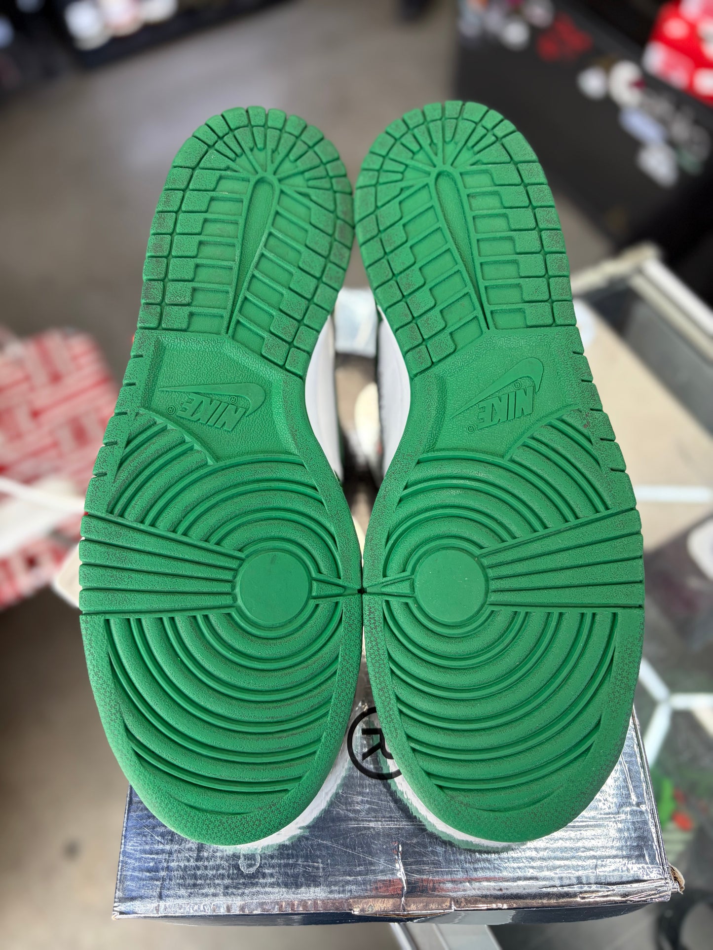 Nike Dunk x Off White “Pine Green” Size 12