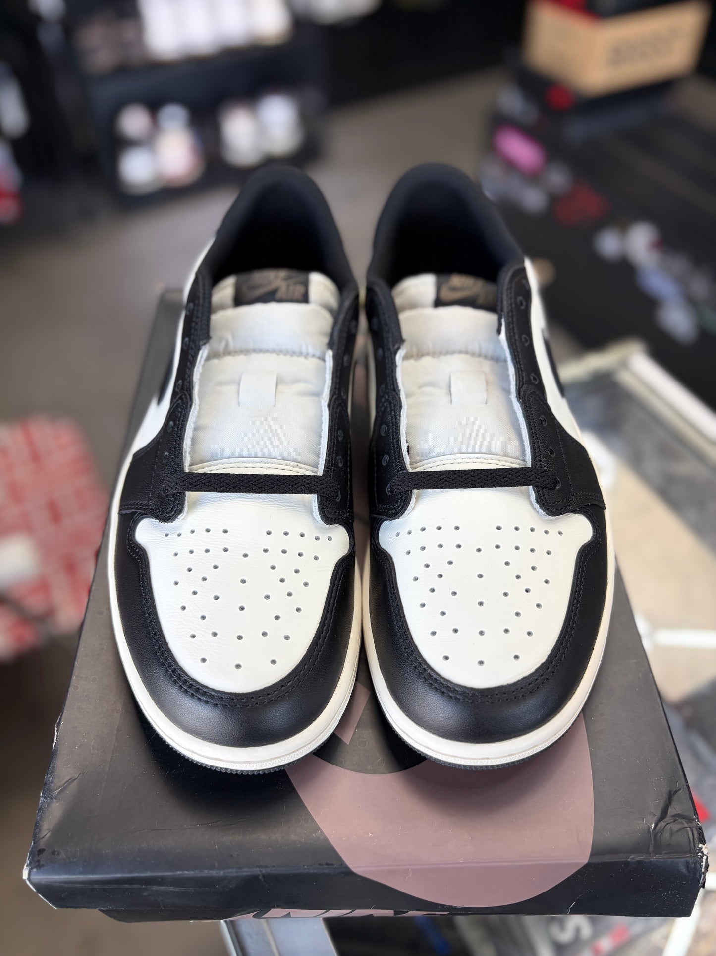 Jordan 1 Low “Mocha” Size 10.5