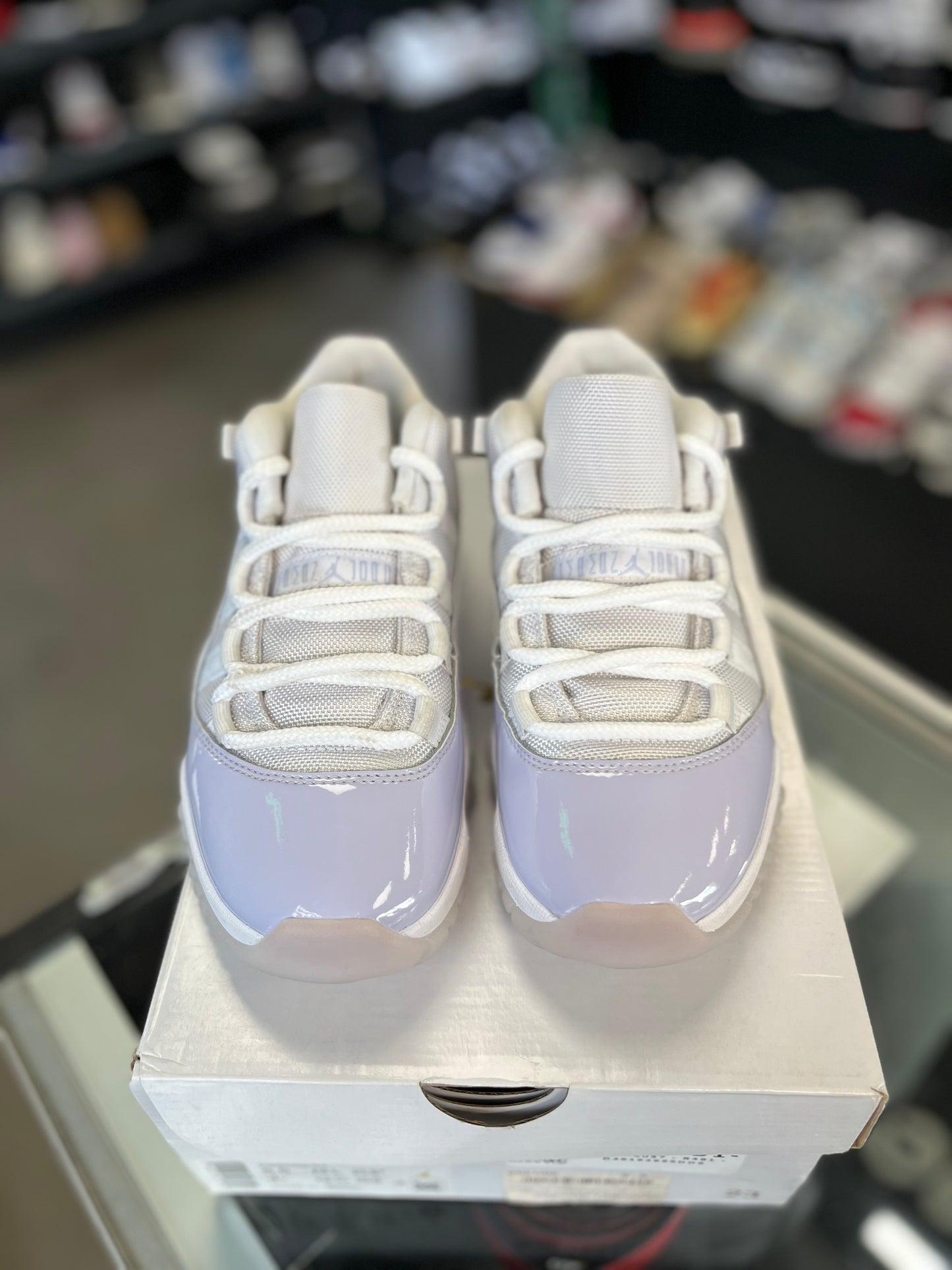 Jordan 11 Low “Pure Violet” Size 4y / 5.5w