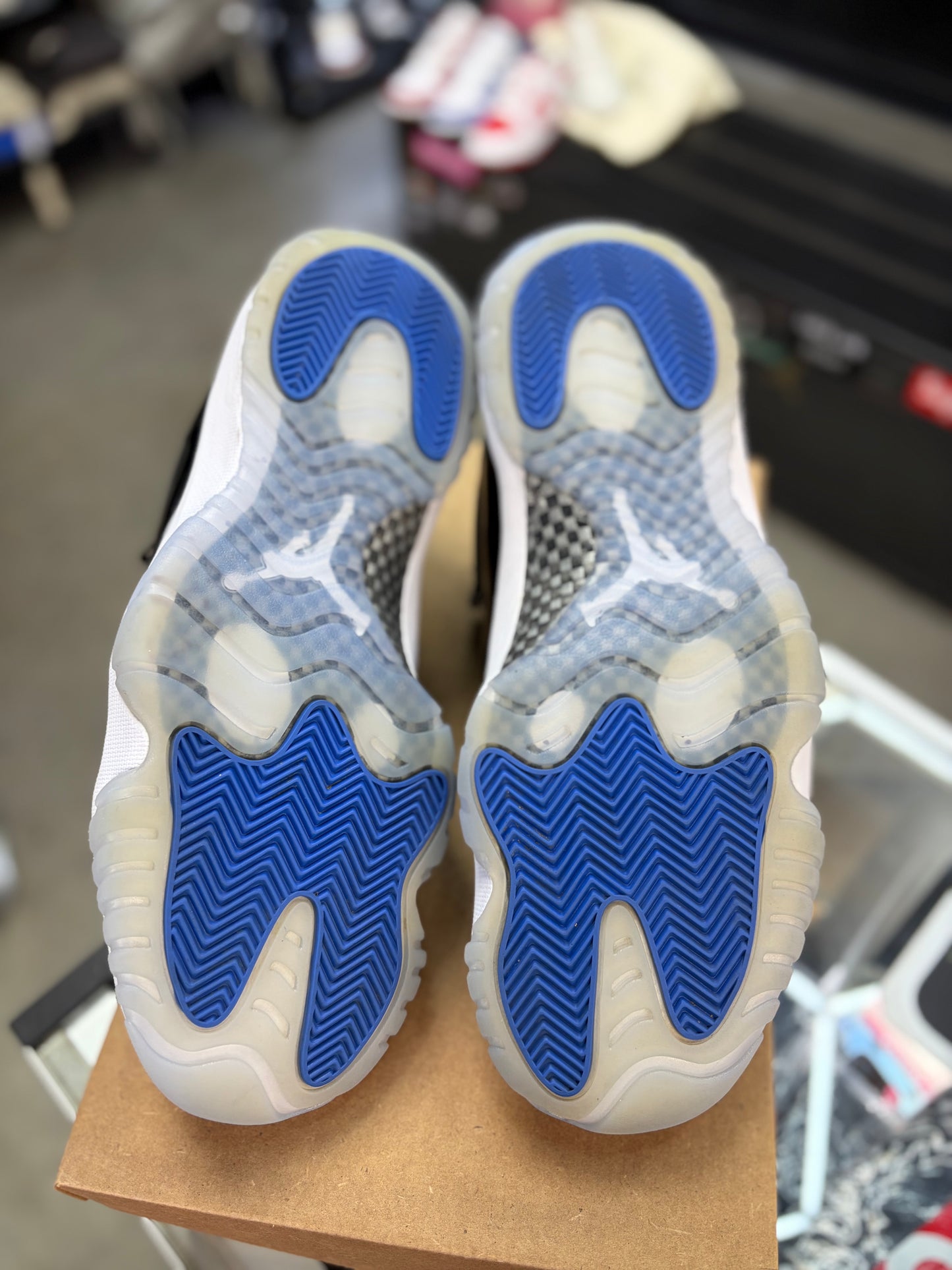 Jordan 11 Low “SPACEJAM” Size 11