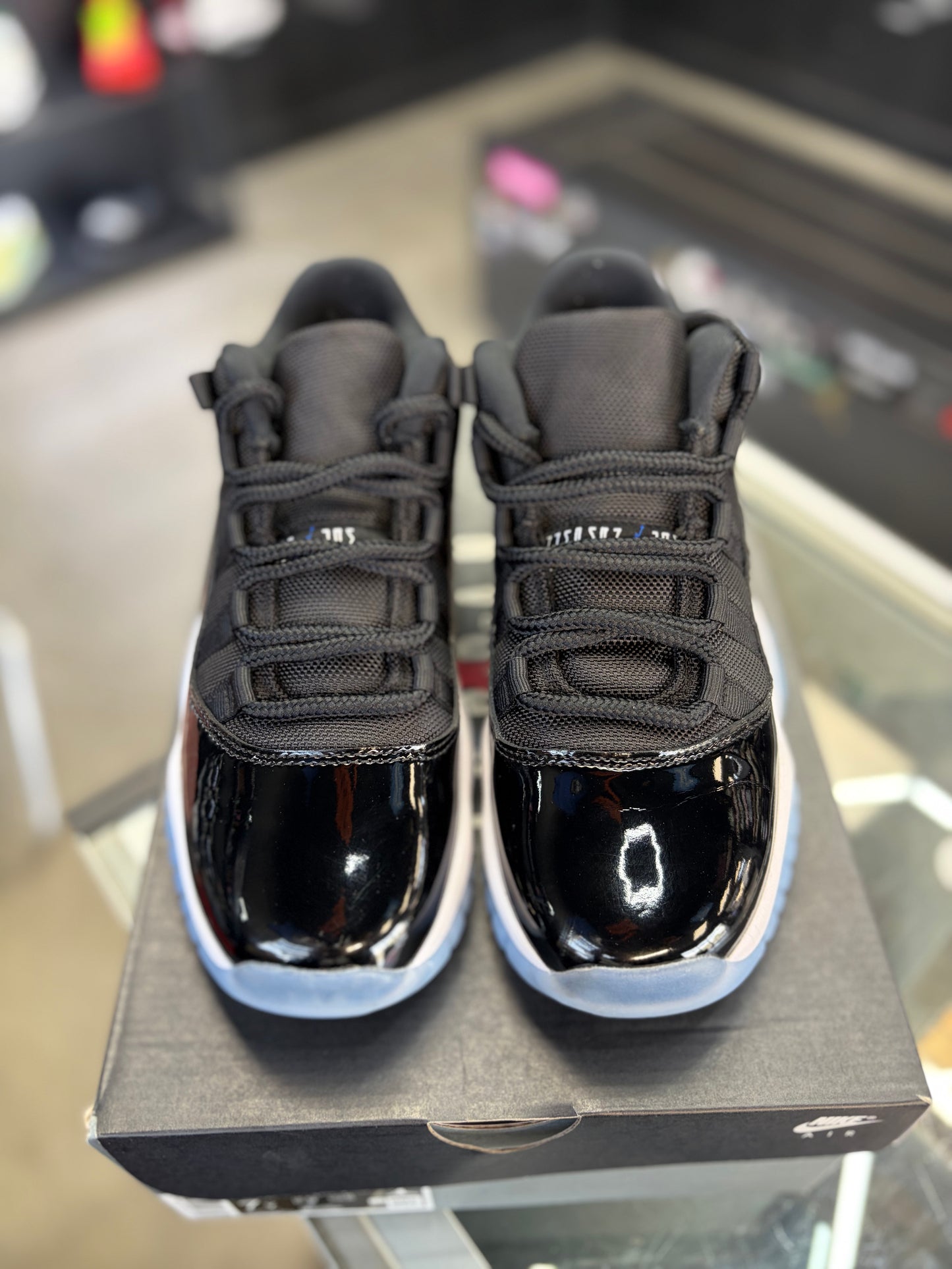 Jordan 11 Low (Gs) “SPACEJAM” Size  7y/8.5w
