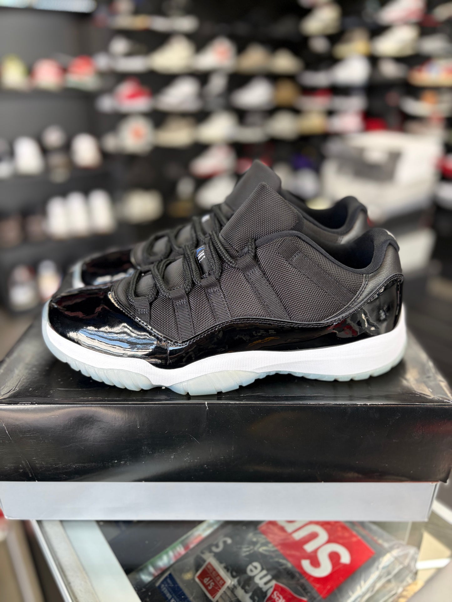 Jordan 11 Low “SPACEJAM” Size 11