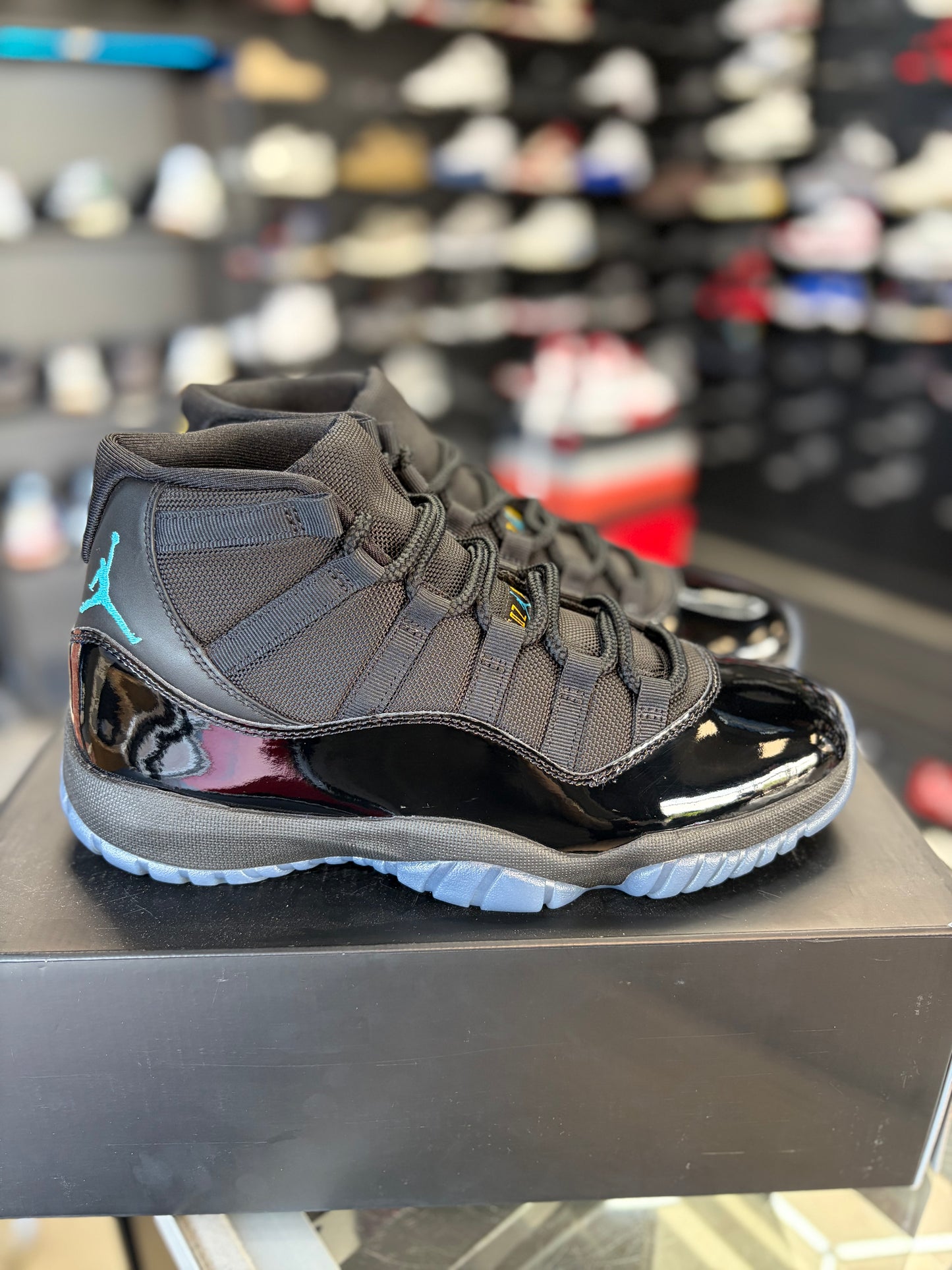 Jordan 11 “Gamma” Size 9.5