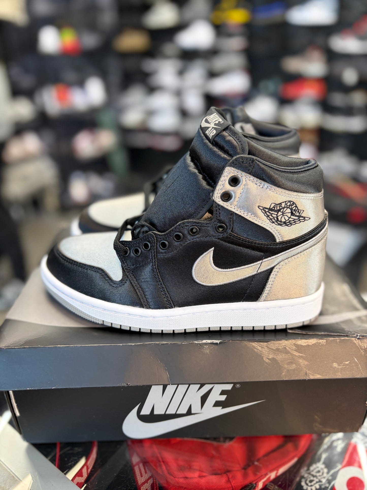 Jordan 1 “Satin Shadow” (Gs) Size 6w / 4.5y