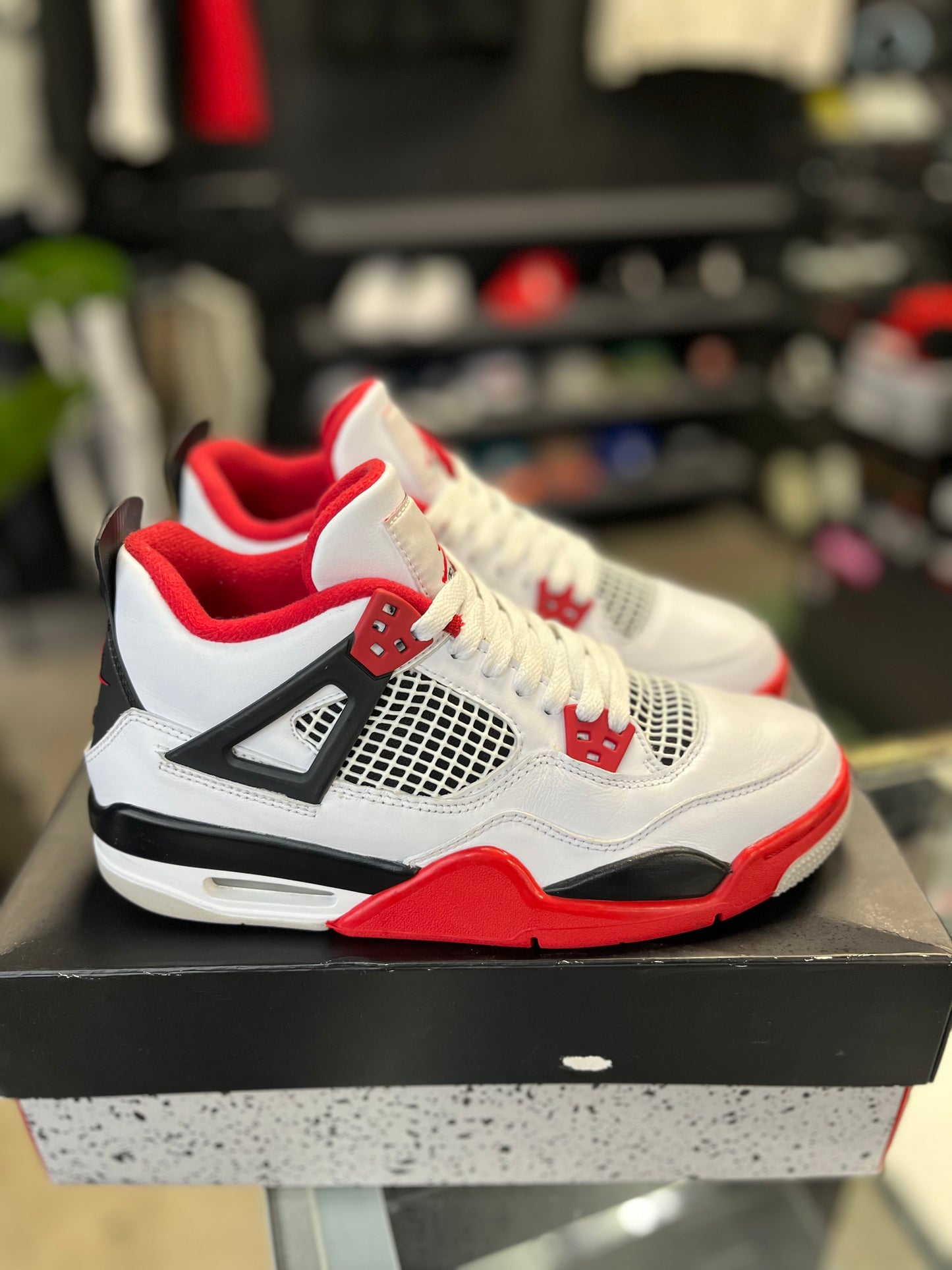 Jordan 4 “Fire Red” (GS) Size 7y/8.5w