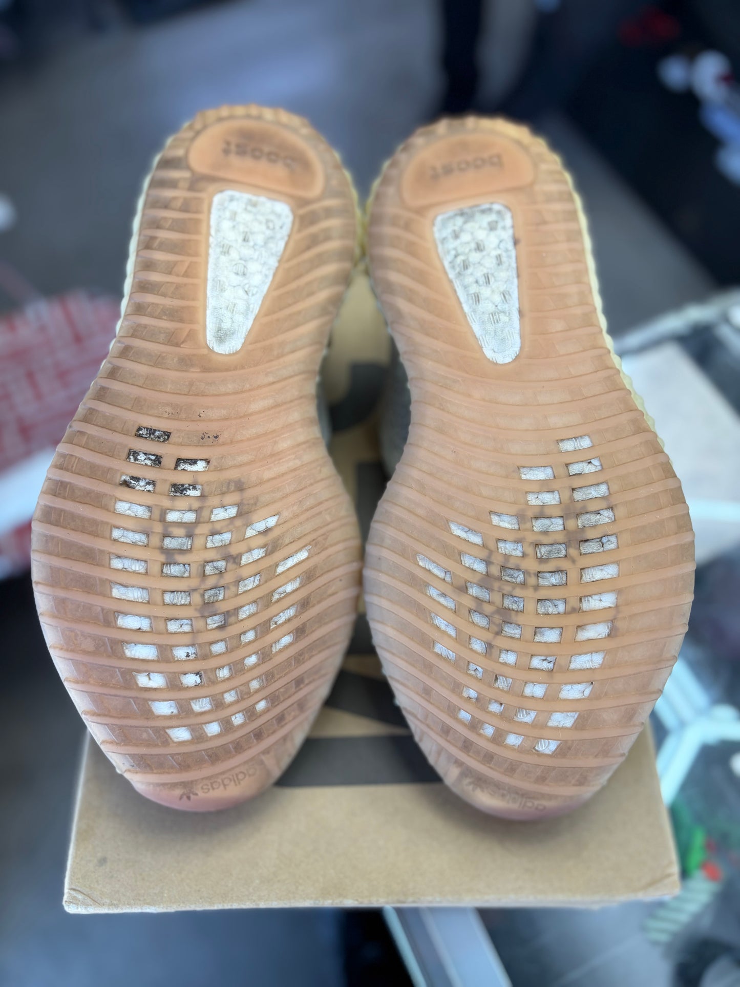 Yeezy 350 “Citrin” Size 11