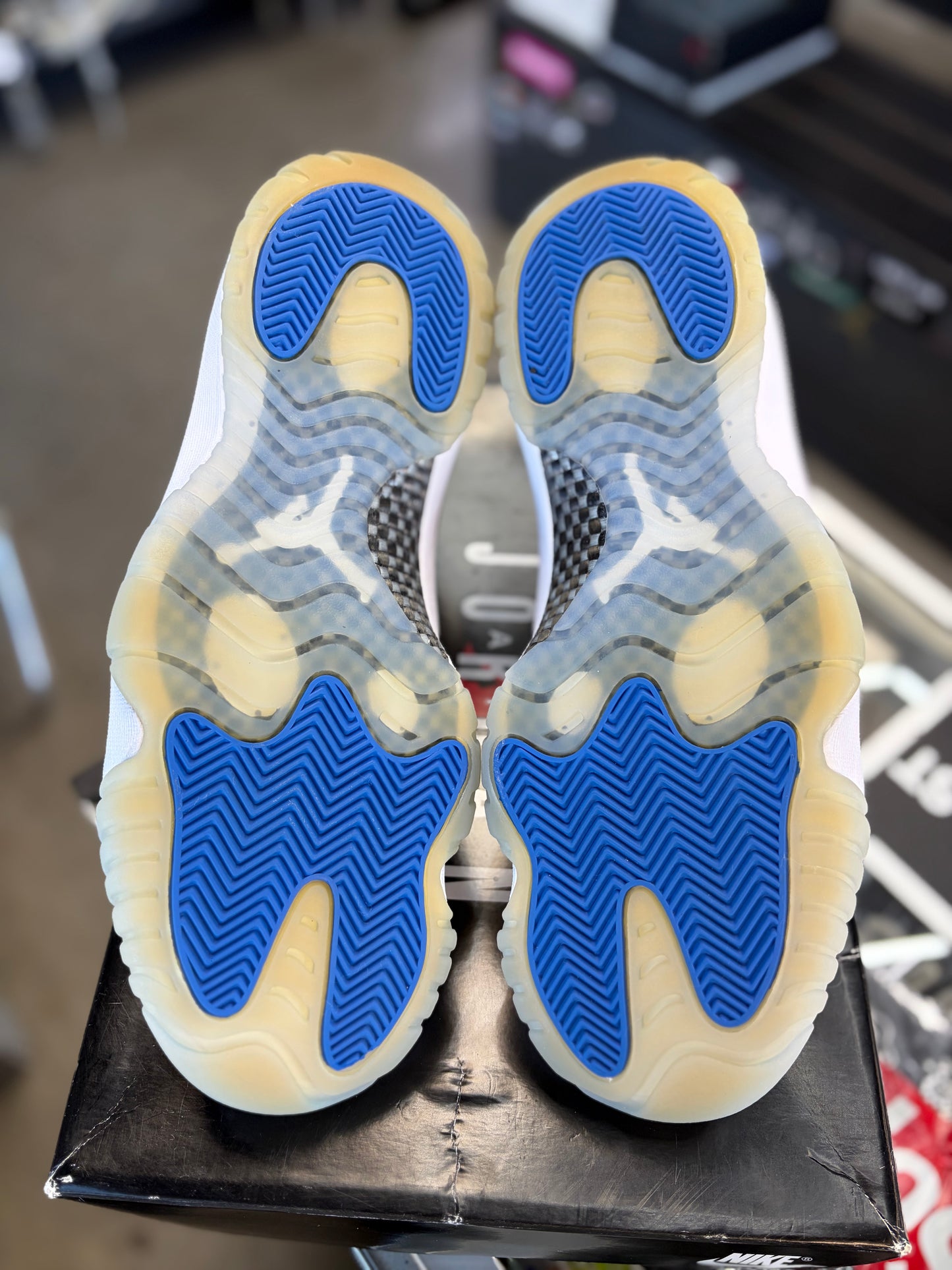 Jordan 11 Low “SPACEJAM” Size 11