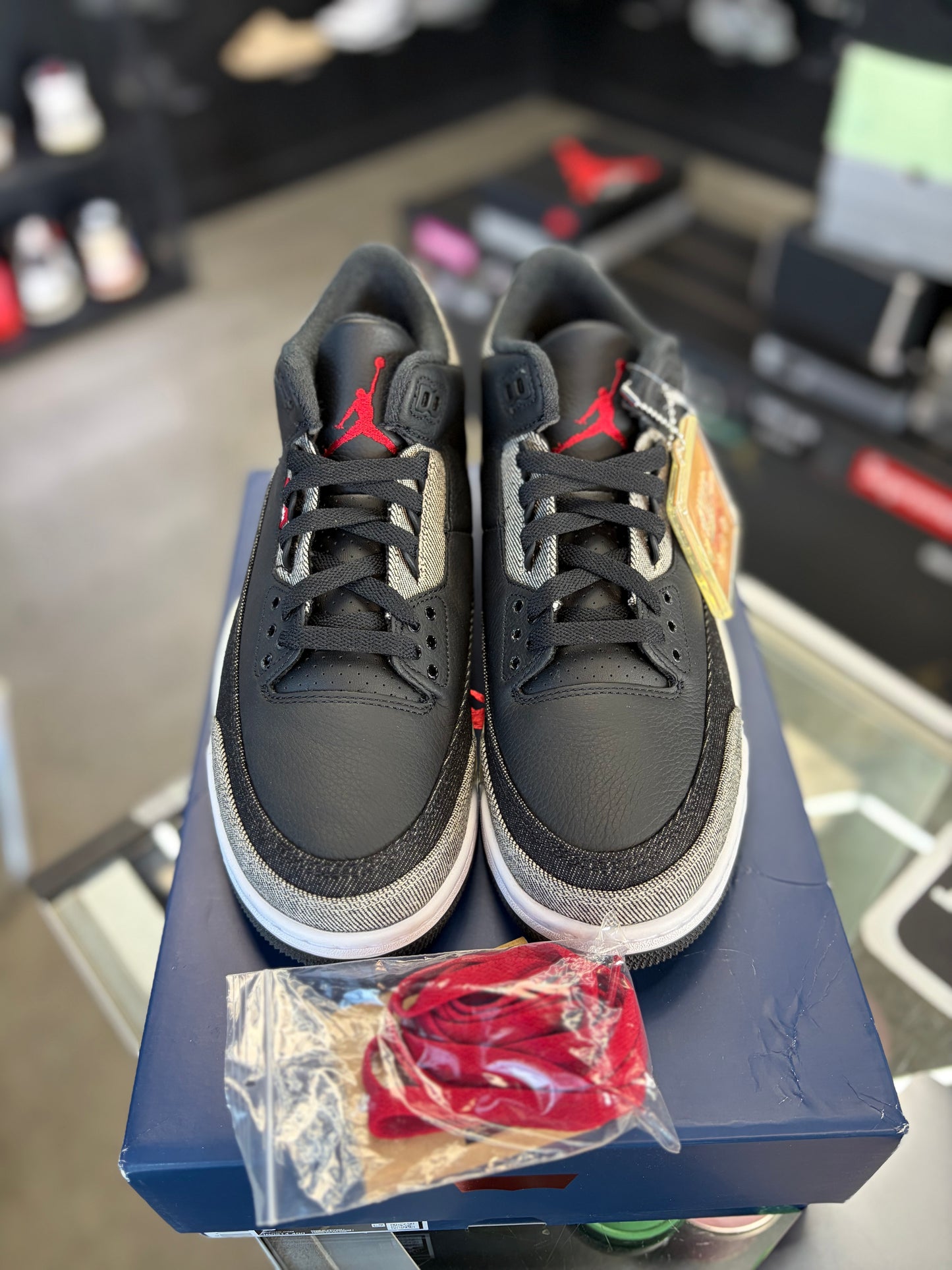 Jordan 3 x Levi “Black Denim” Size 9.5