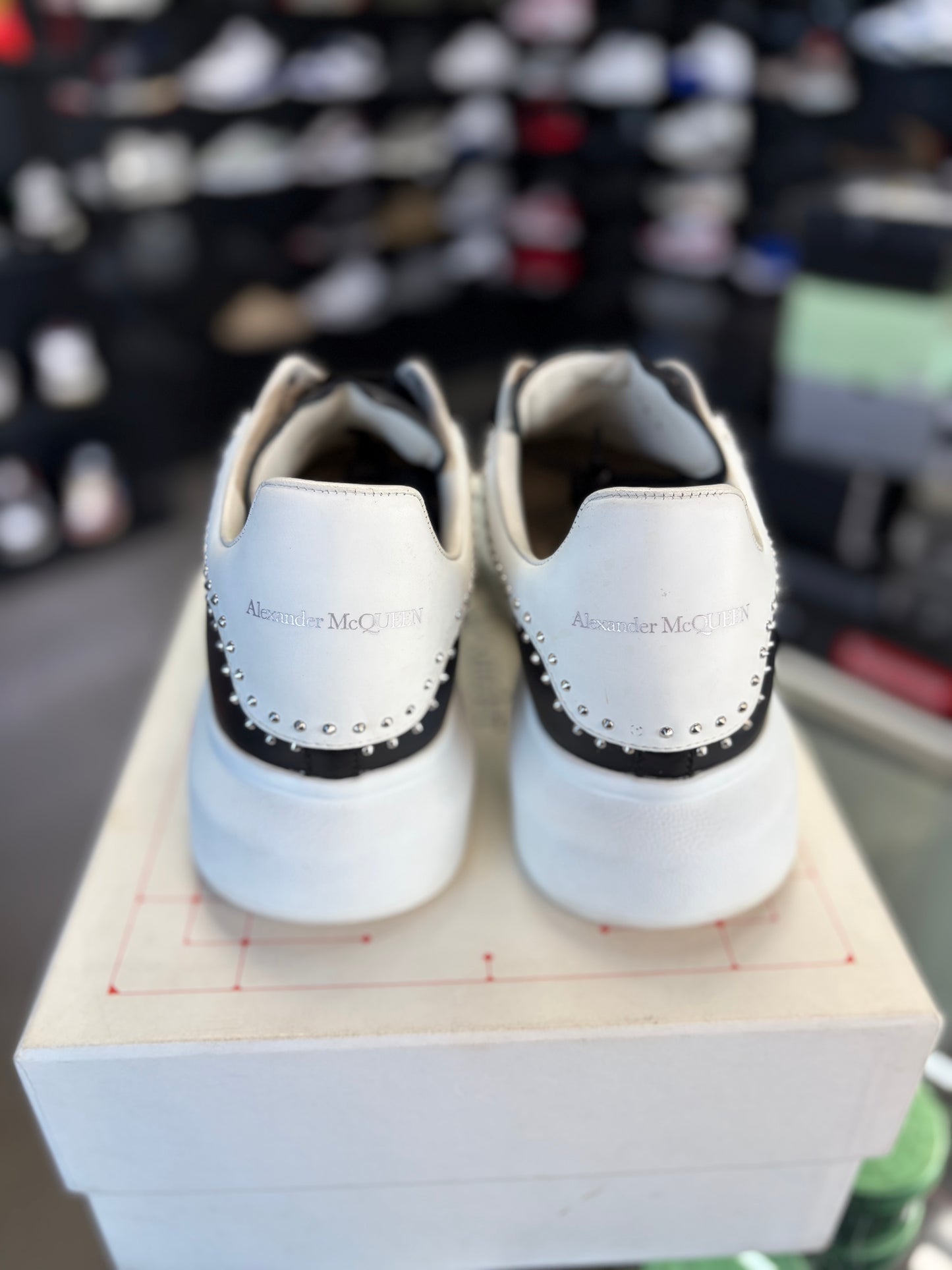 Alexander McQueen “Black/White” Size 44EU