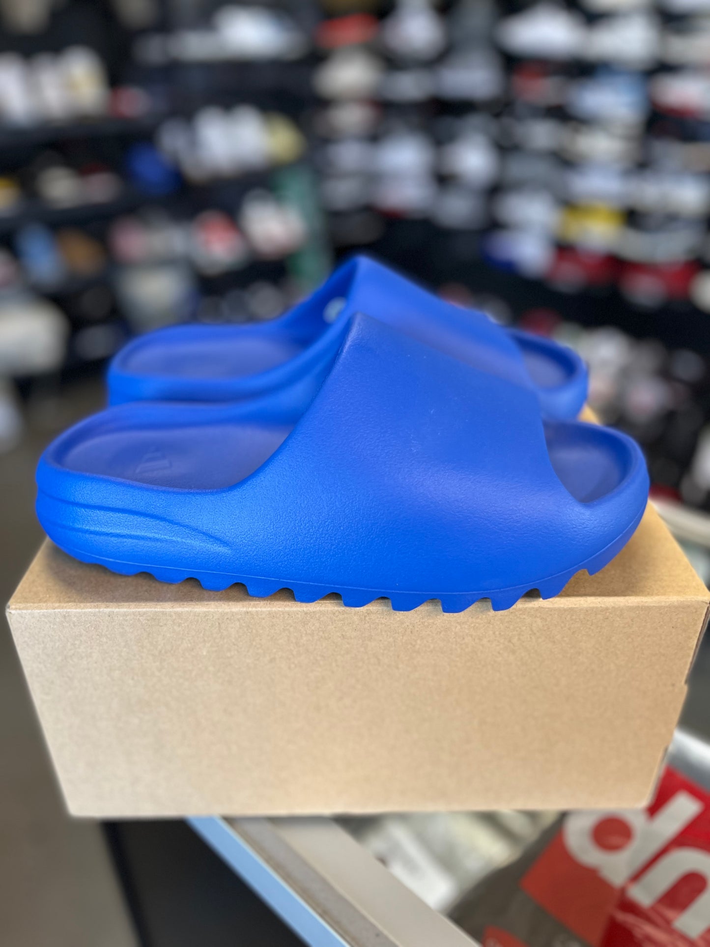 Yeezy Slide “Azure” Size 9