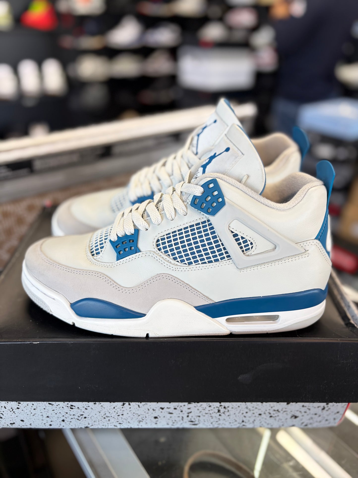Jordan 4 “Military Blue” Size 10