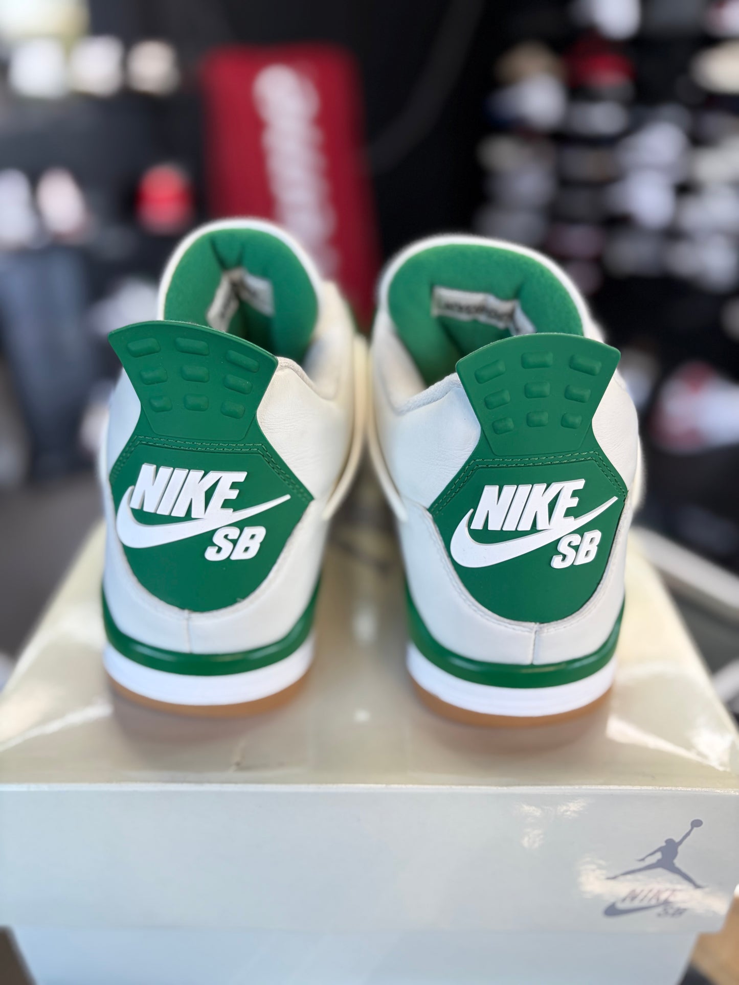 Jordan 4 SB “Pine Green” Size 10