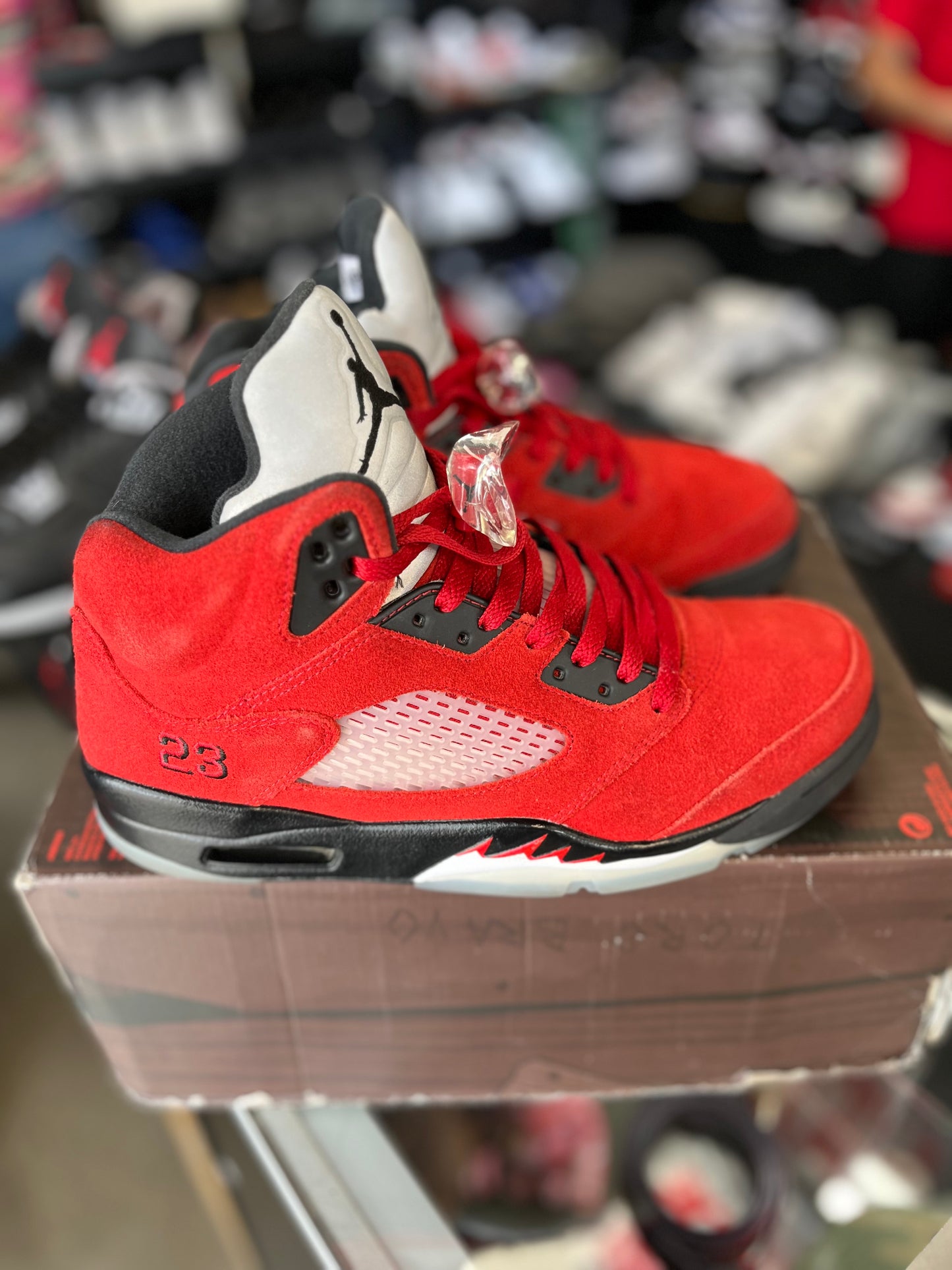 Jordan 5 “Raging Bull” Size 9.5