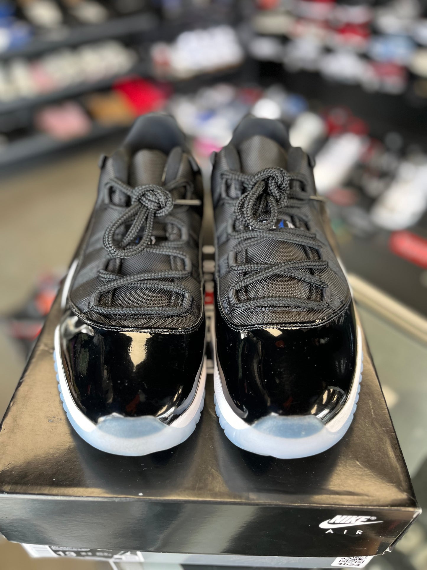 Jordan 11 Low “SPACEJAM” Size 13