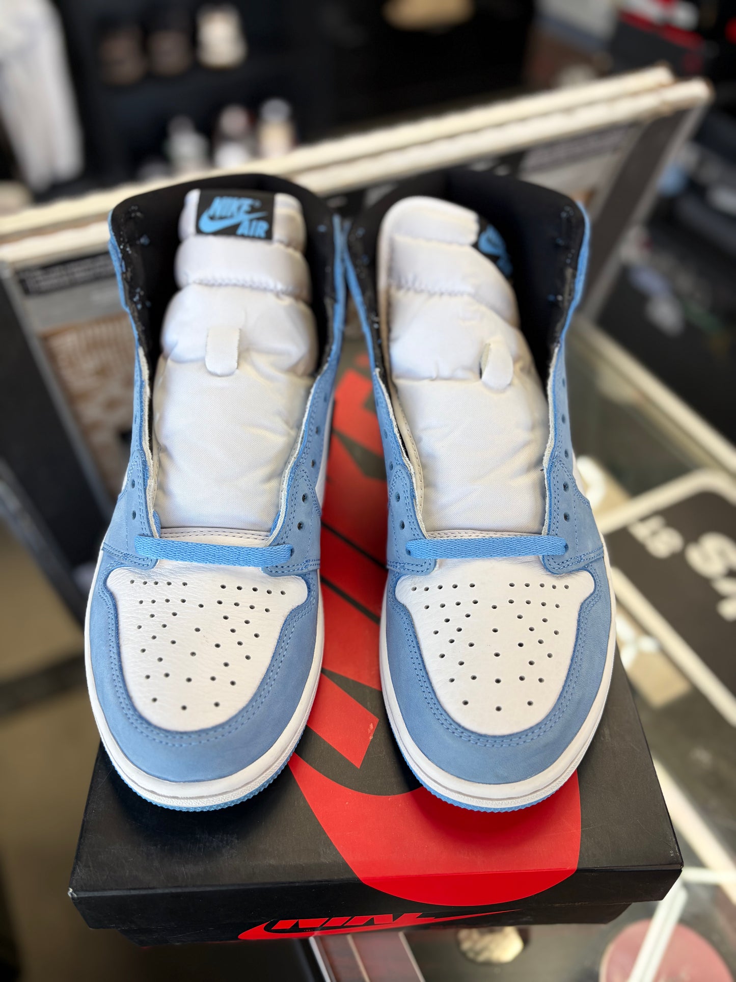 Jordan 1 “University Blue” Size 10.5