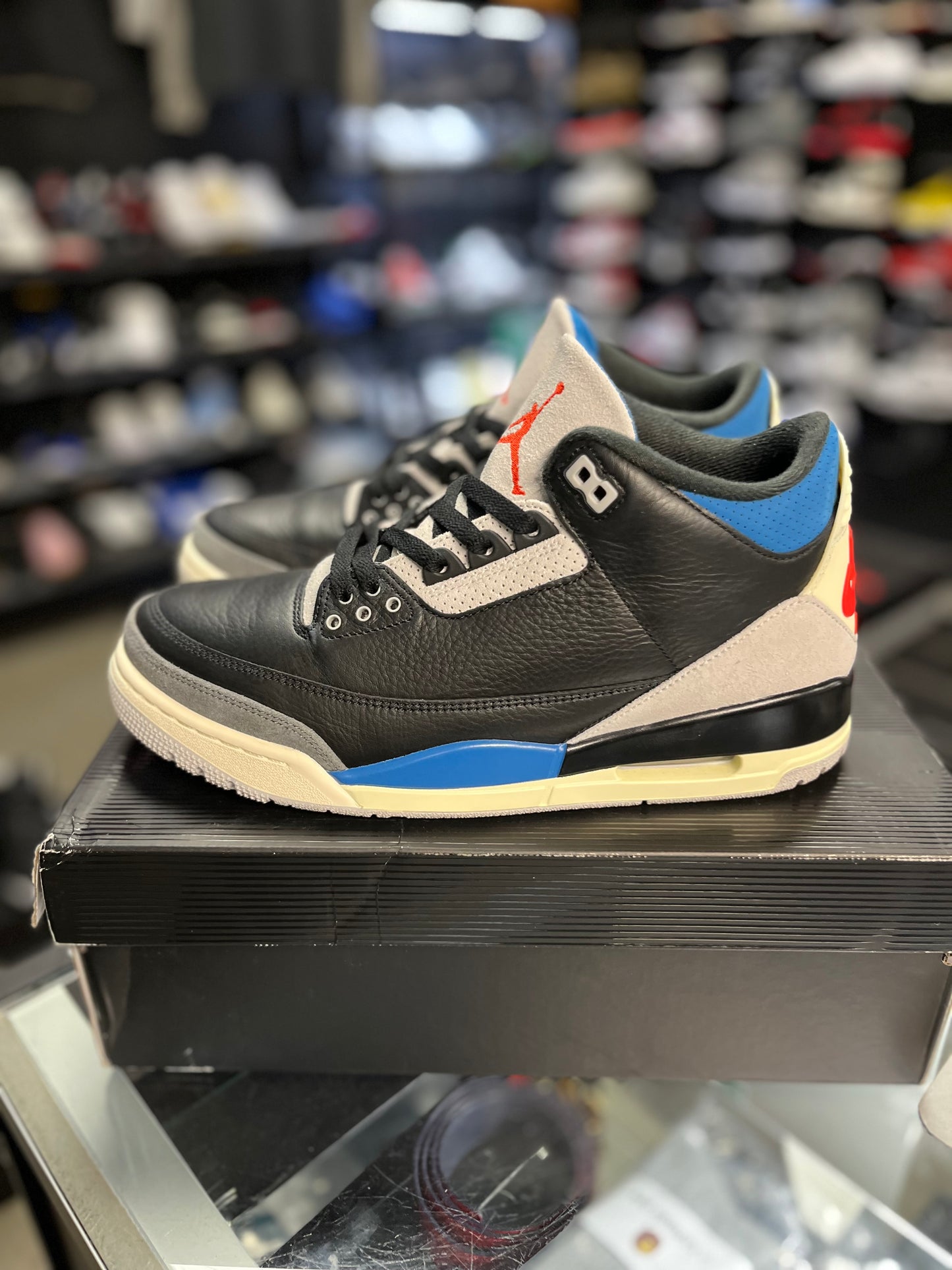 Jordan 3 “Rare Air” Size 9.5