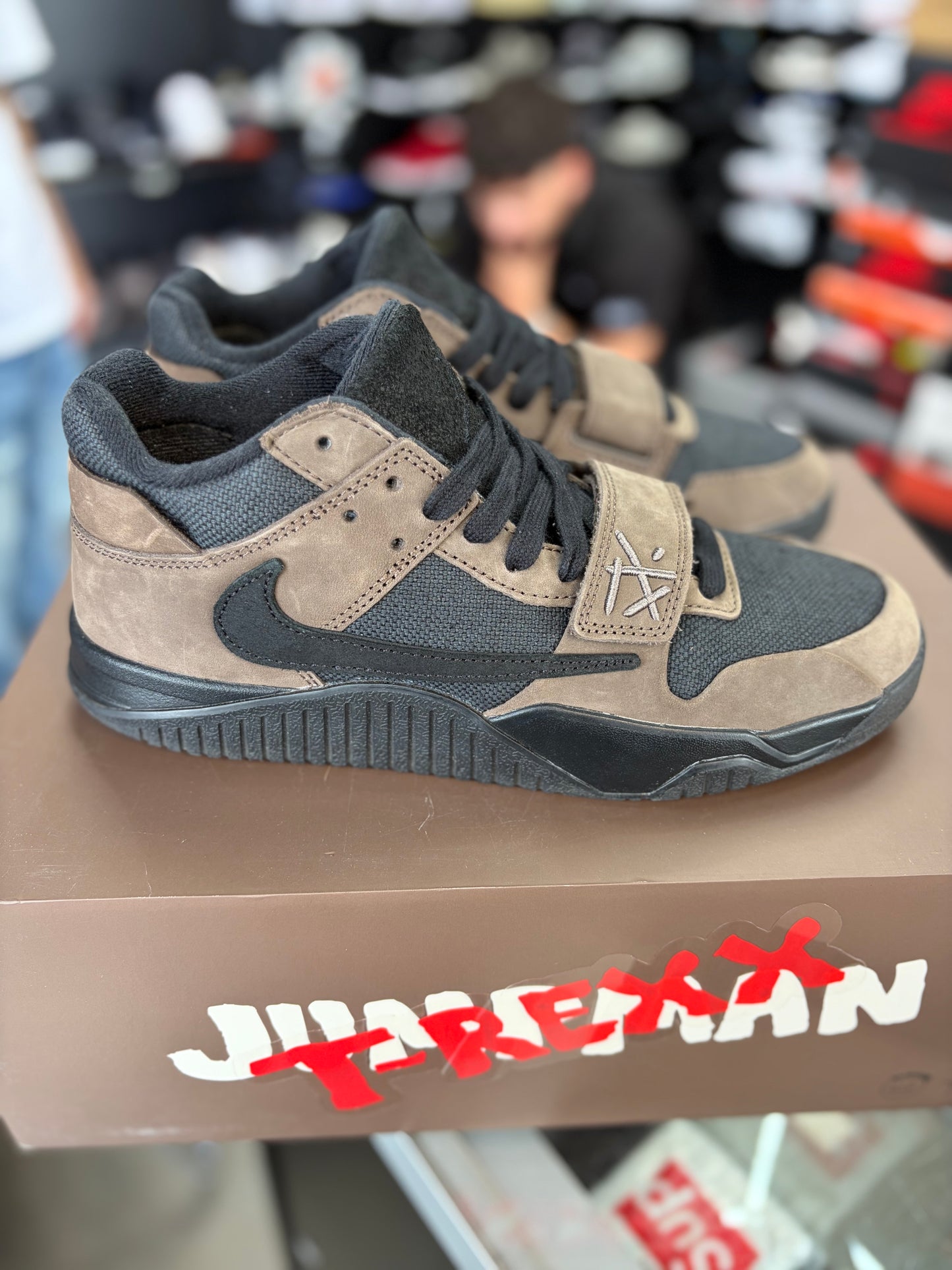 Jumpman Jack x Travis Scott “Mocha” Size 9