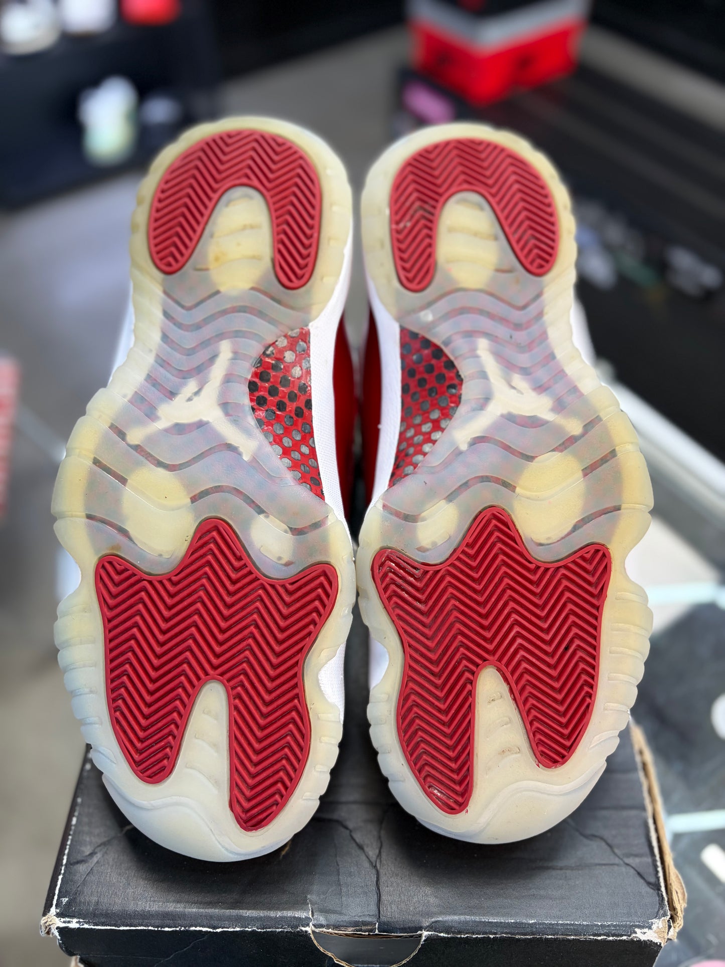 Jordan 11 “Cherry” Size 9