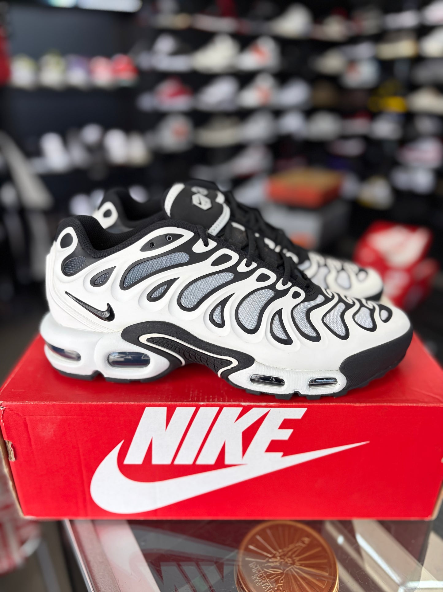 Nike Air Max Plus Drift “Black/White” Size 8.5