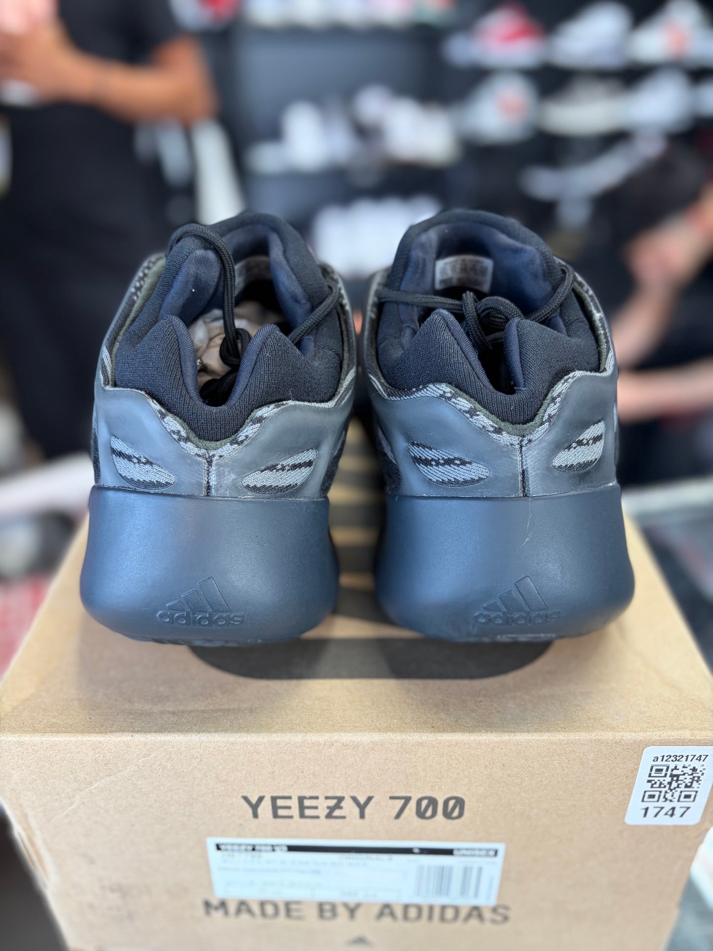 Yeezy 700 v3 “Alvah” Size 11.5
