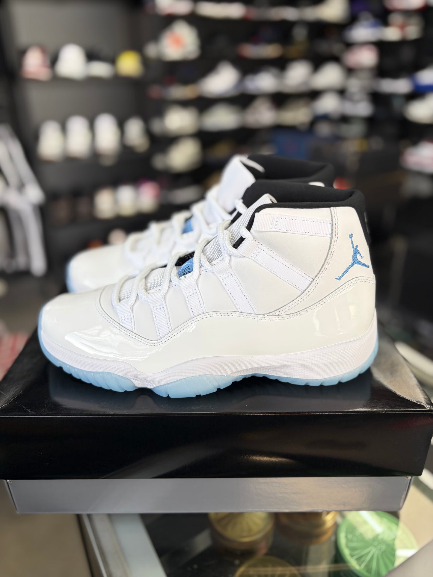 Jordan 11 “Legend Blue” Size 9